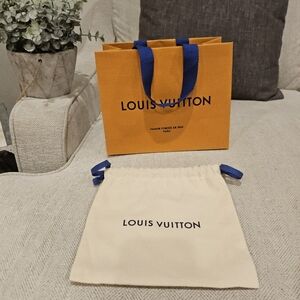 Brand new Louis Vuitton shopping bag dustbag set
